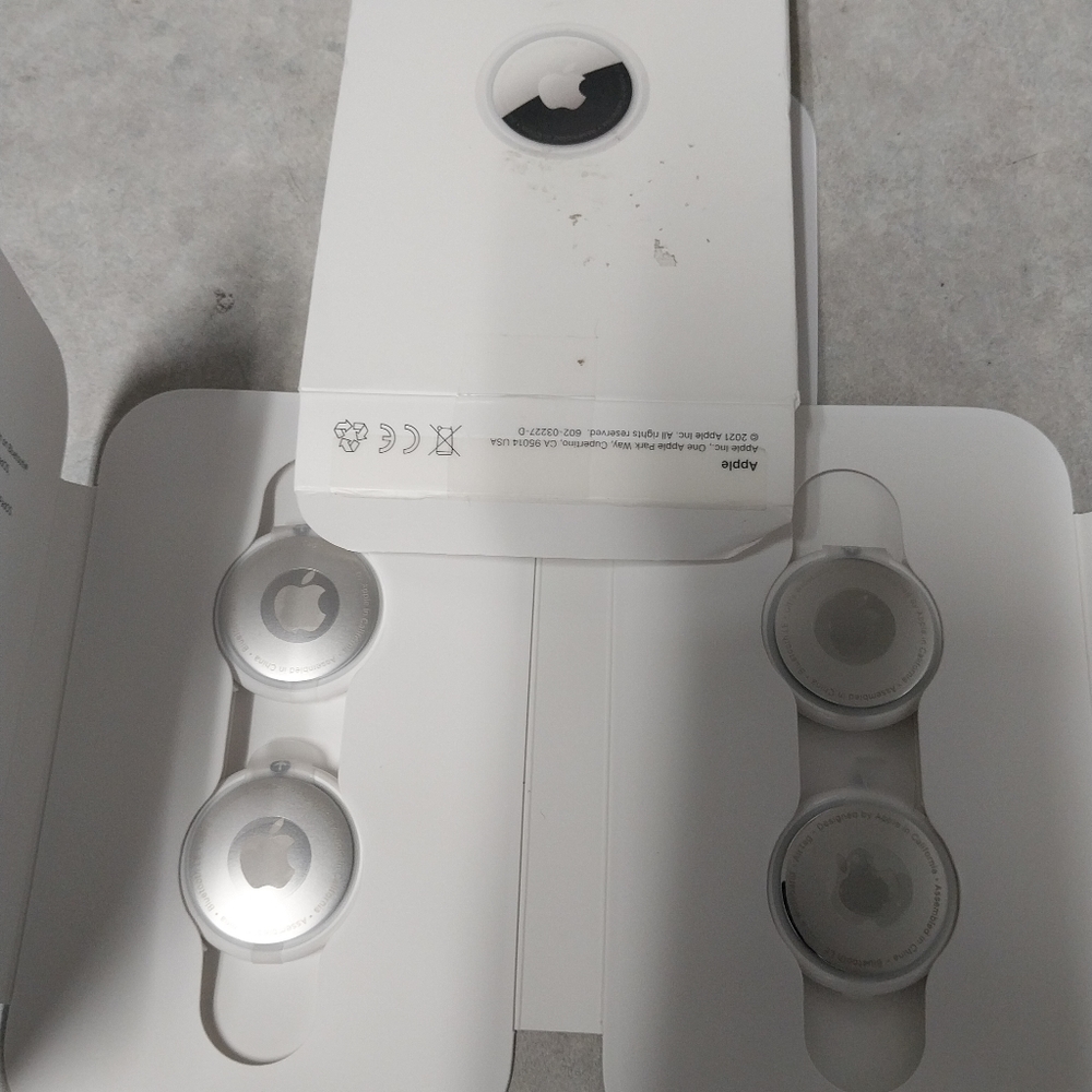 Apple luggage tags 4 in the package. - Picture 3 of 3